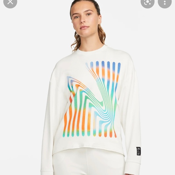 NWT Nike Yoga Luxe A.I.R.
Women's Fleece Crew - Picture 1 of 10